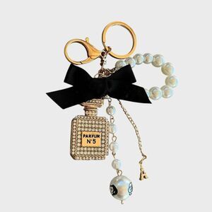 Purse Charm Diamond Rhinestone Bow Pearl Fashion Keychain Accessory No 5 NEW